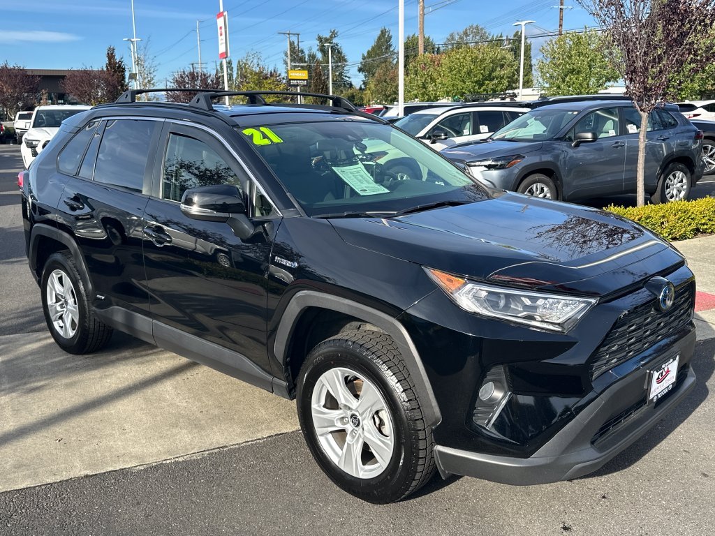 Used 2021 Midnight Black Metallic Toyota XLE image 7