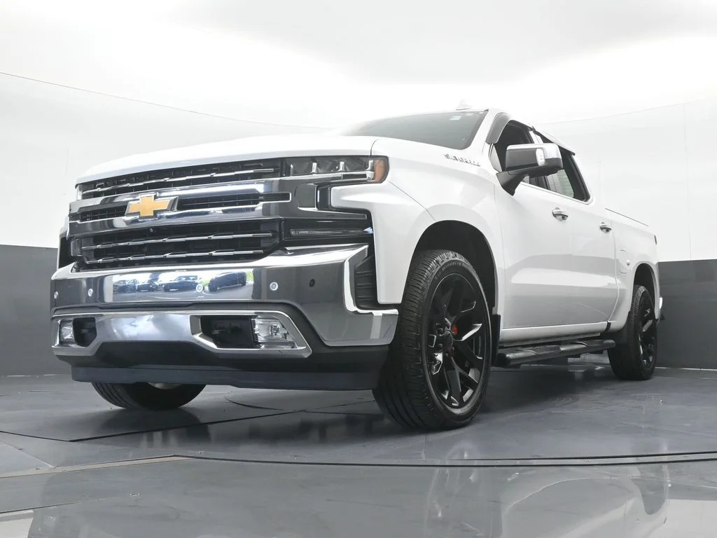 Used 2022 Iridescent Pearl Tricoat Chevrolet LTZ image 58