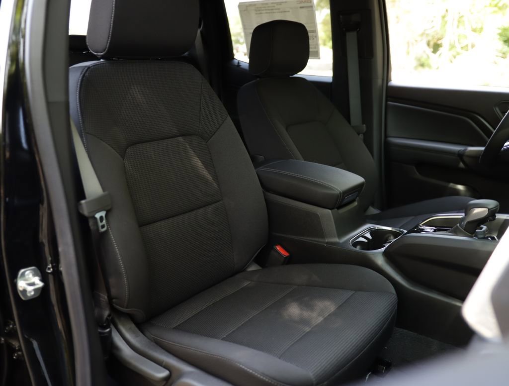 New 2026 Onyx Black GMC Elevation image 31