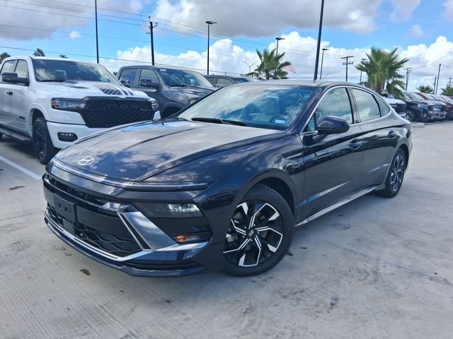 Used 2024 Blue Hyundai SEL image 3