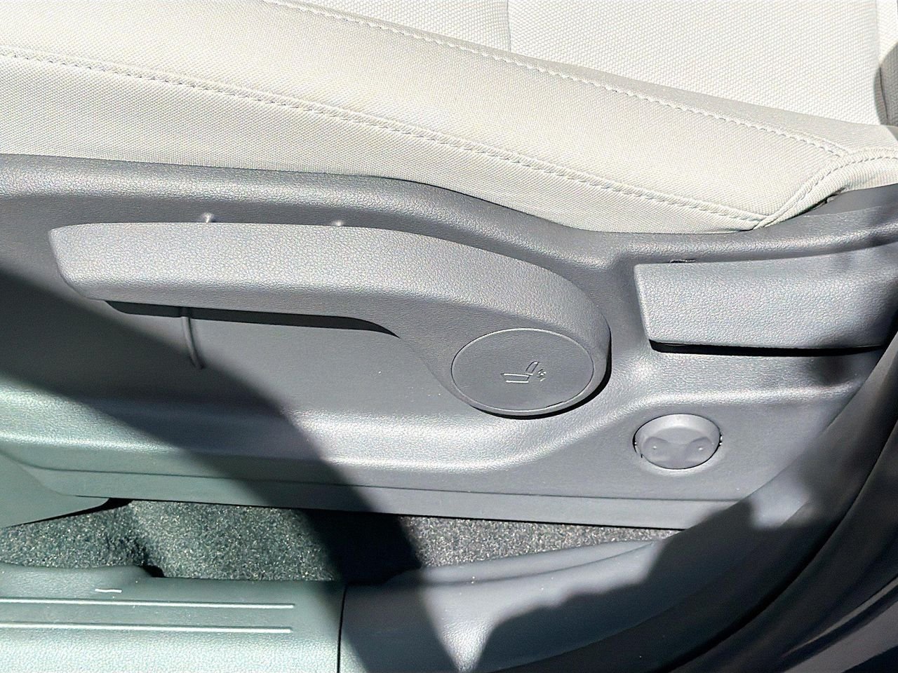 New 2026 Ecotronic Gray Hyundai SE image 25