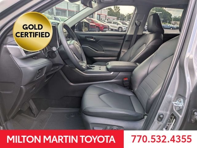 Certified Used 2025  Toyota XLE image 7