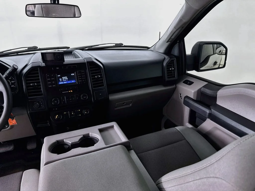 Used 2016 Silver Ford XL image 23