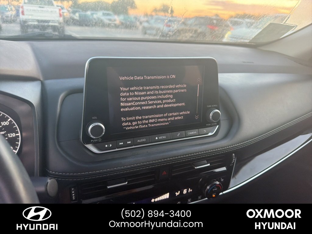 Used 2023 Super Black Nissan SL image 7