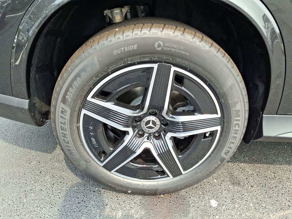 New 2027 Graphite Grey Metallic Mercedes-Benz GLC 300 image 8