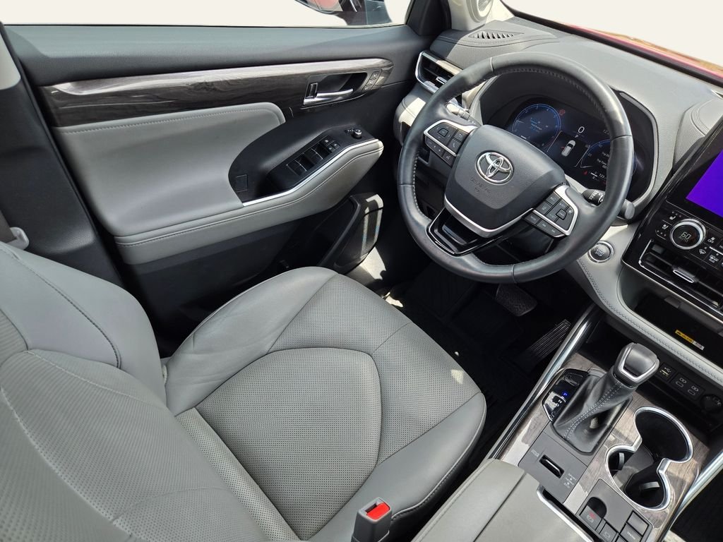 Used 2023 Red Toyota Limited image 18
