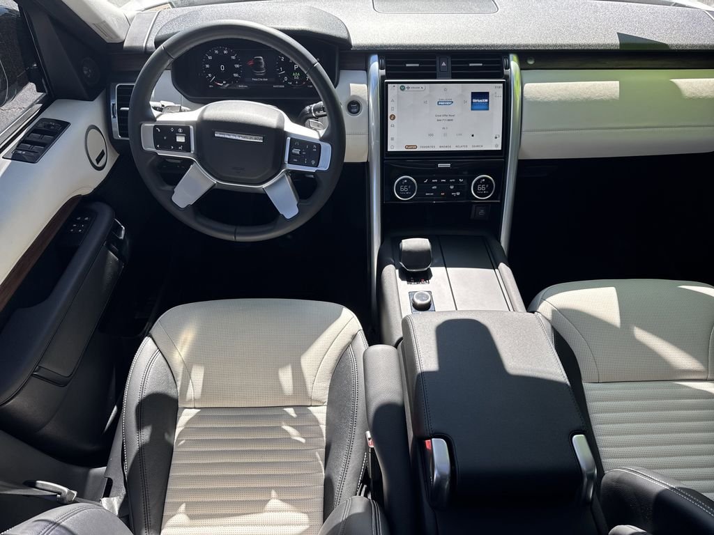 Used 2025 White Land Rover S image 23