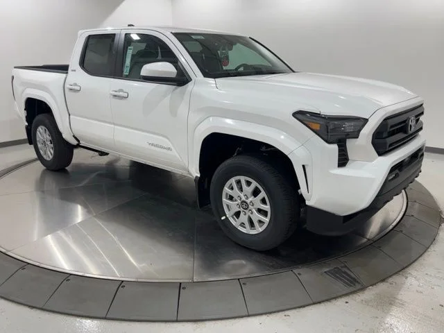 New 2026 White Toyota SR5 image 4