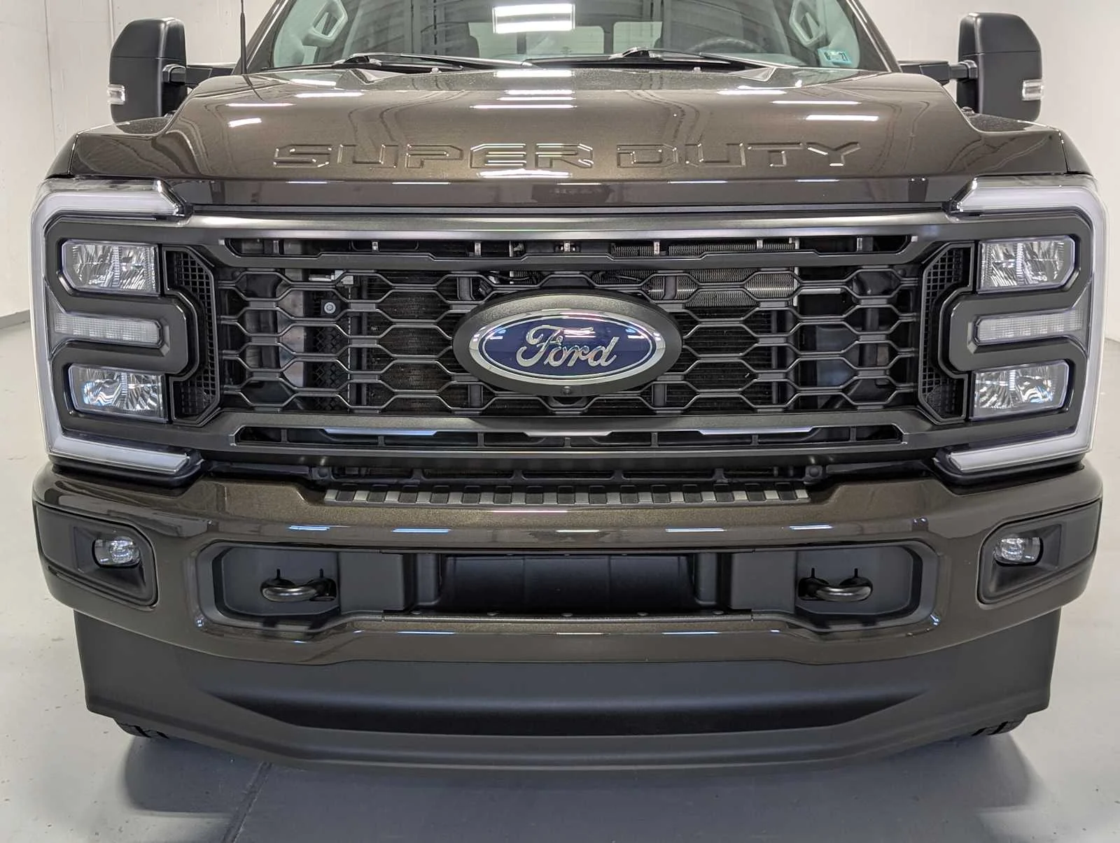 Used 2024 Darkened Bronze Ford XLT image 2