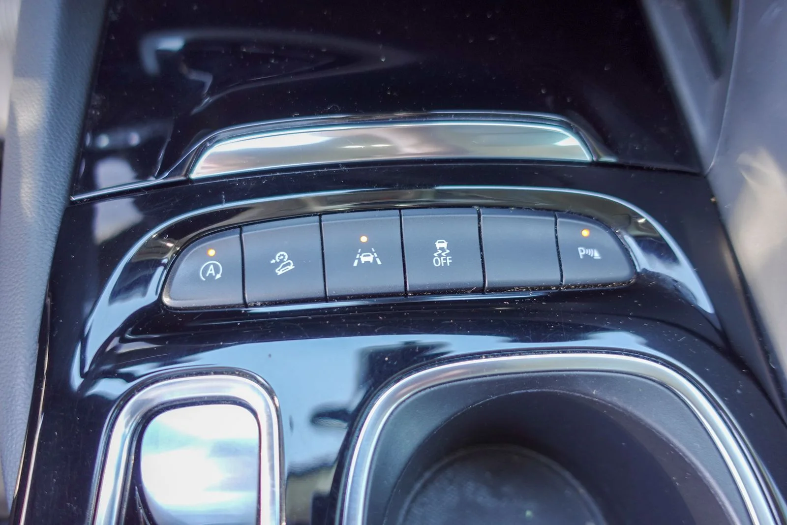 Used 2023 Ebony Twilight Metallic Buick Preferred image 23