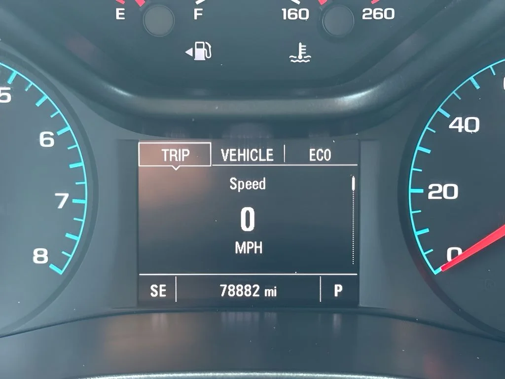 Used 2022 White Chevrolet LT image 11