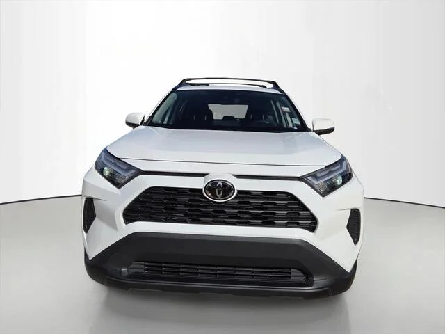 Used 2024 Ice Cap Toyota XLE image 8