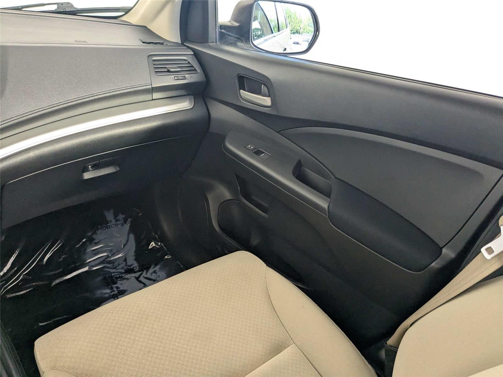 Used 2016 White Diamond Pearl Honda SE image 35