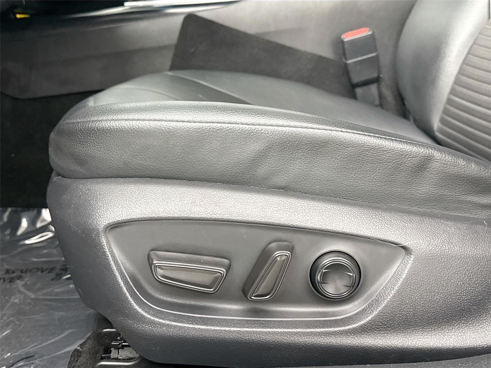 Used 2018 Galactic Aqua Mica Toyota SE image 28