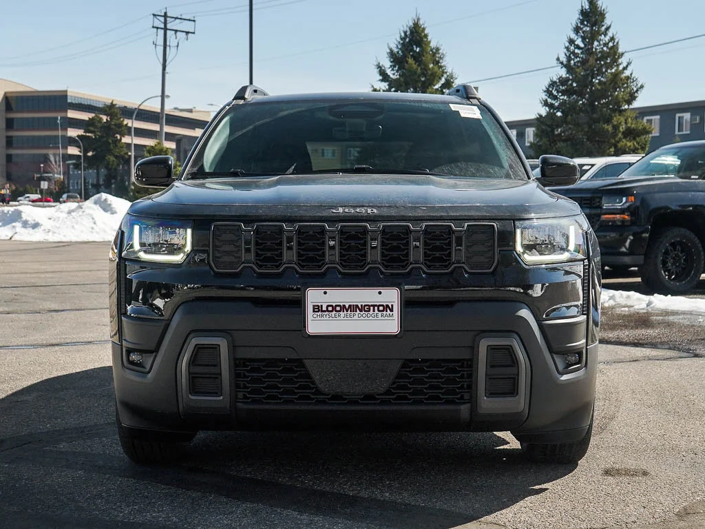 New 2026 Diamond Black Crystal Pearlcoat Jeep Laredo image 2