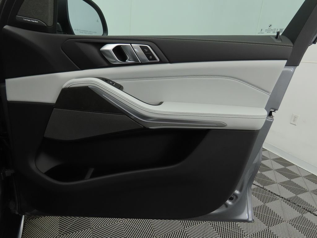 Used 2026 Gray Metallic BMW sDrive40i image 25