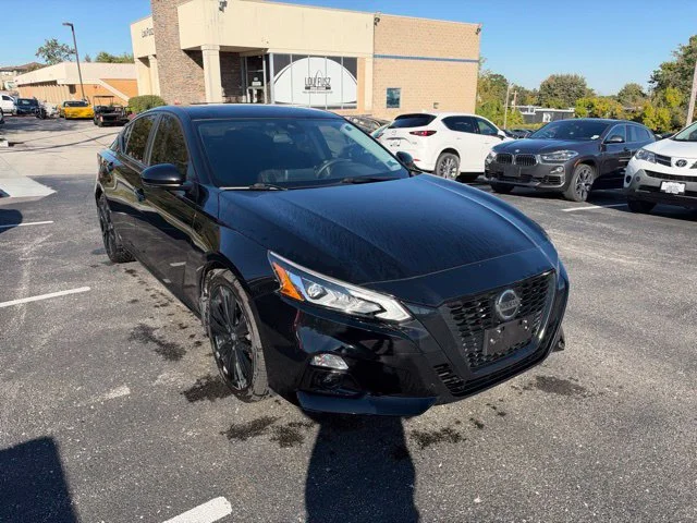 2022 Nissan Altima SR