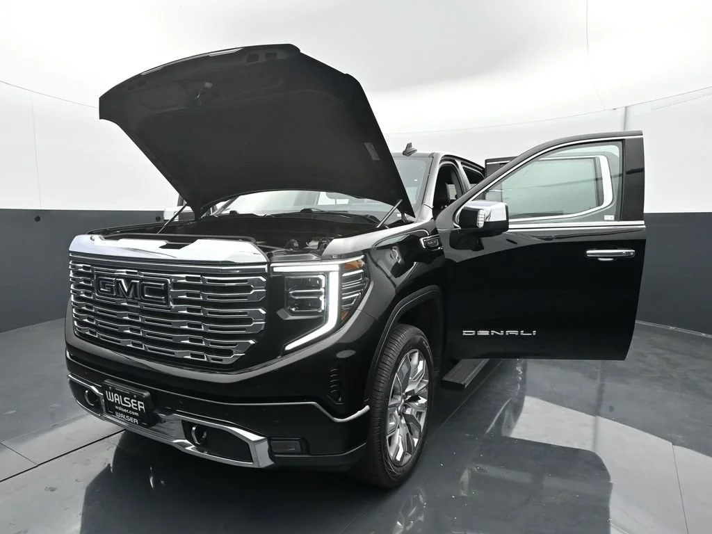 Used 2024 Onyx Black GMC Denali image 26