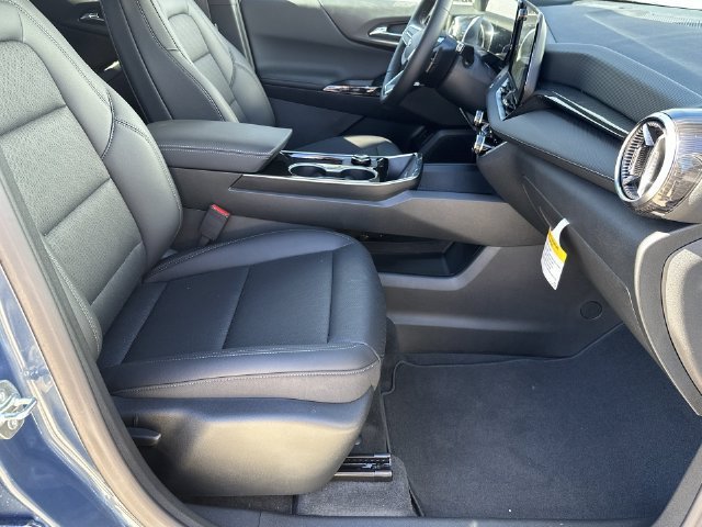 2027 Chevrolet Equinox LT - Photo 32