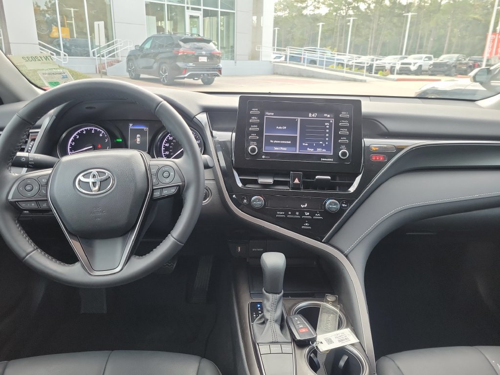 Used 2022 White Toyota SE image 23