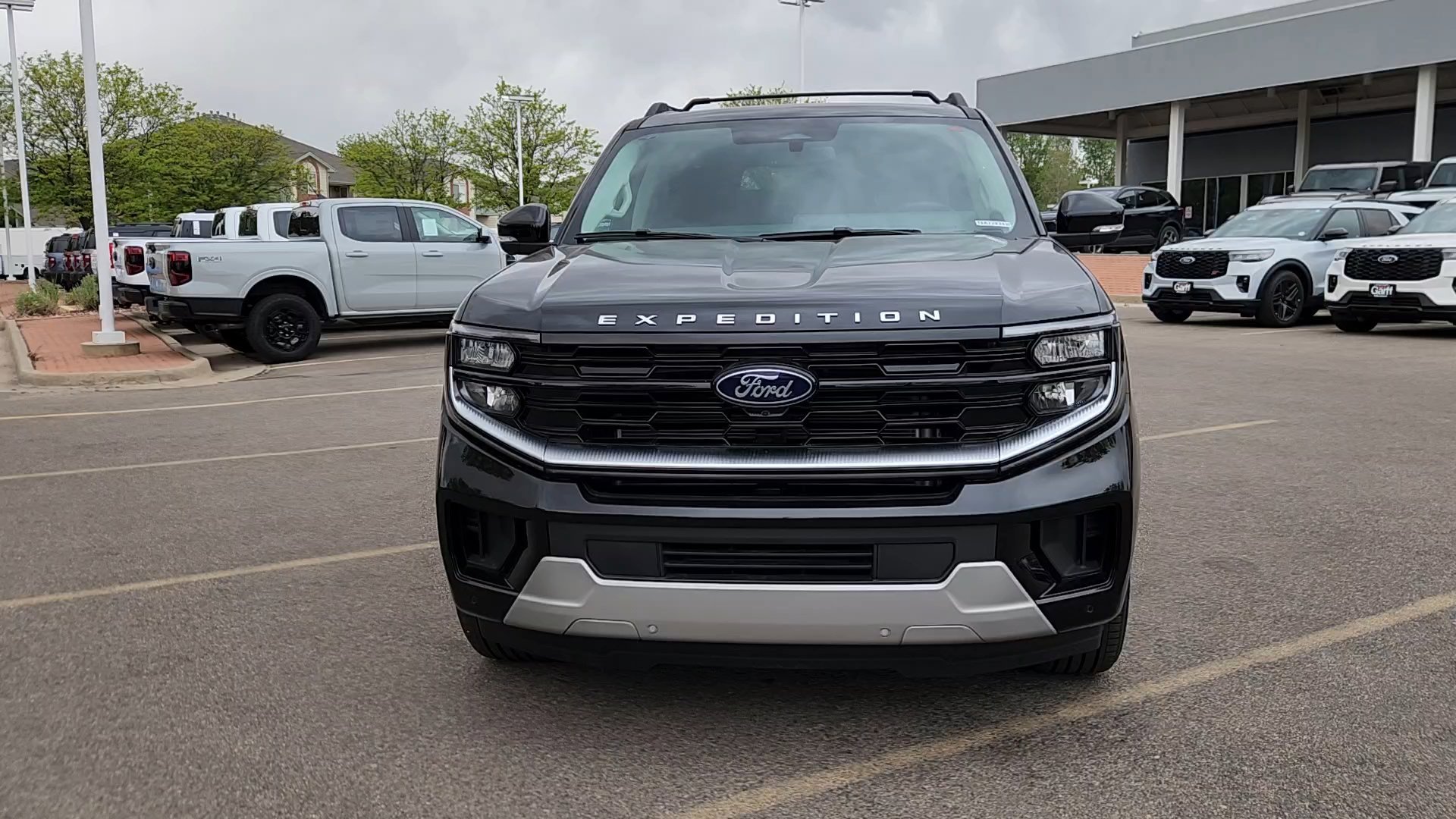 New 2026 Agate Black Metallic Ford Platinum image 4