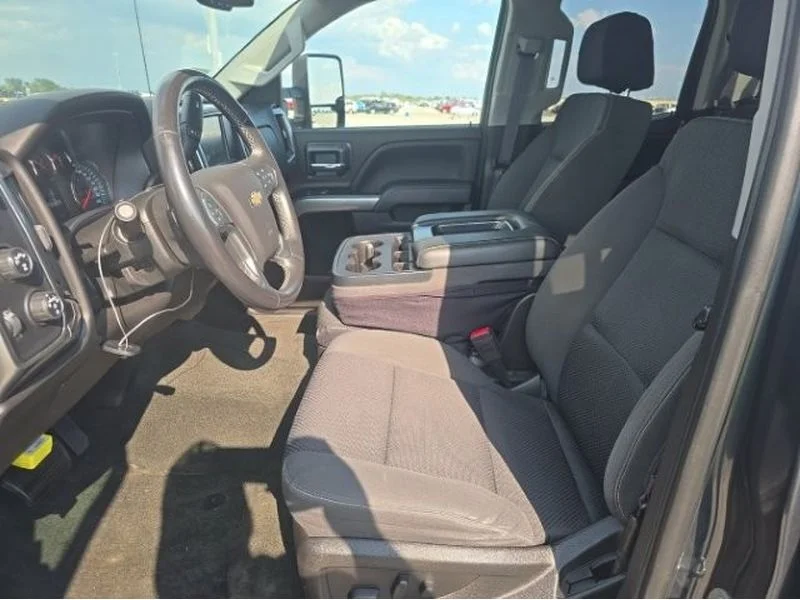 Used 2017 Graphite Metallic Chevrolet LT image 6