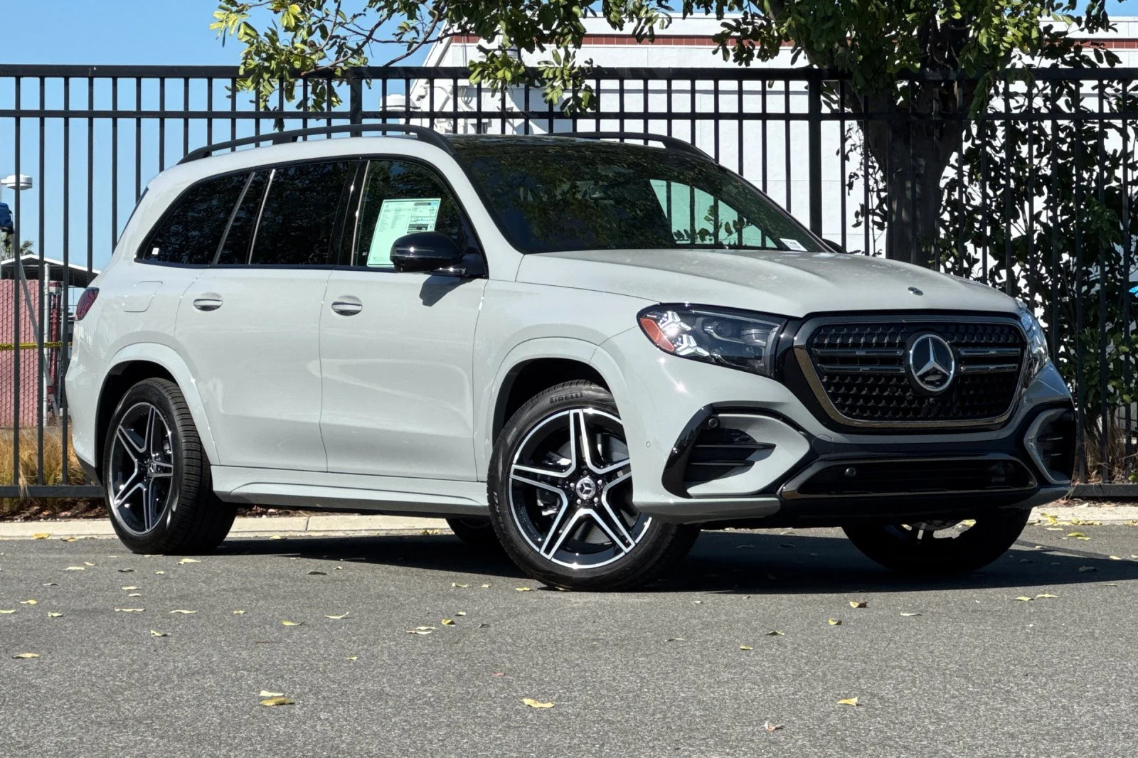 New 2027 MANUFAKTUR Alpine Grey Mercedes-Benz GLS 450 image 2