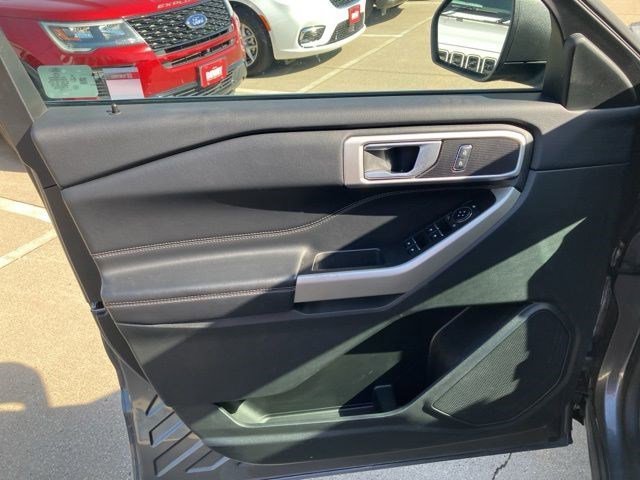 Used 2023 Carbonized Gray Metallic Ford XLT image 8