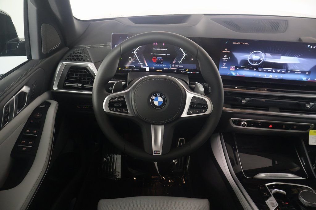 Used 2026 Carbon Black Metallic BMW xDrive40i image 3