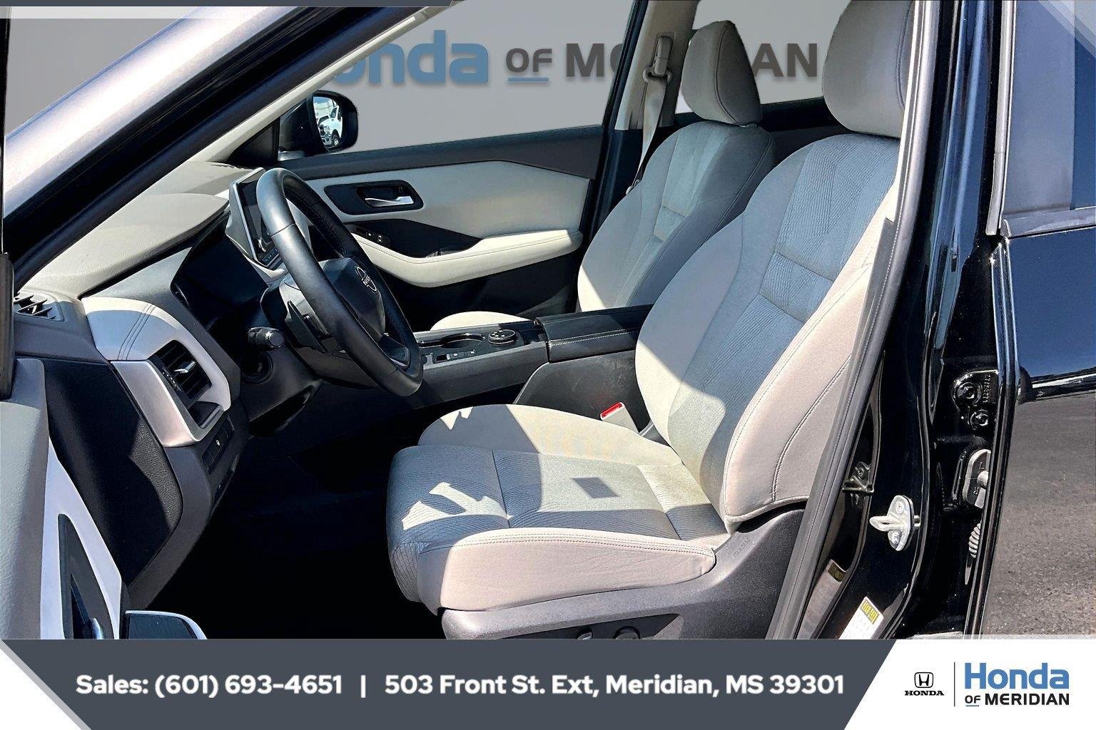 Used 2025 Super Black Nissan SV image 15