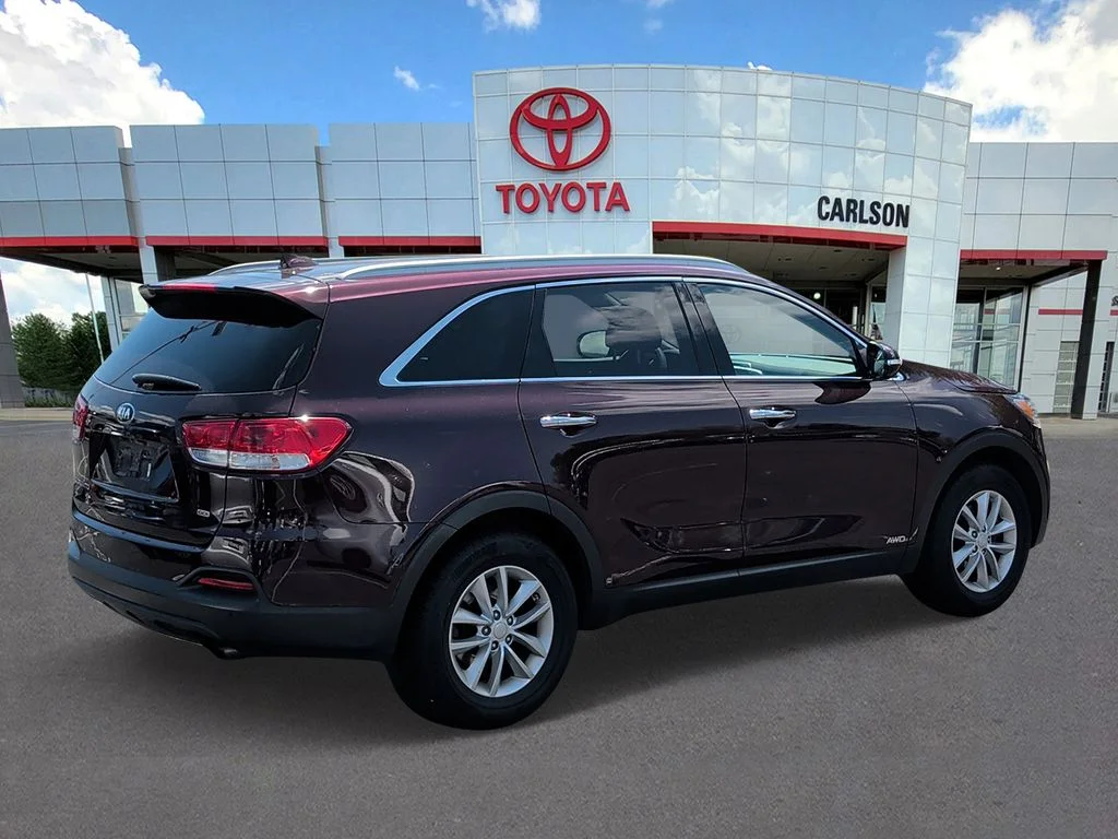 Used 2018 Purple Kia LX image 4