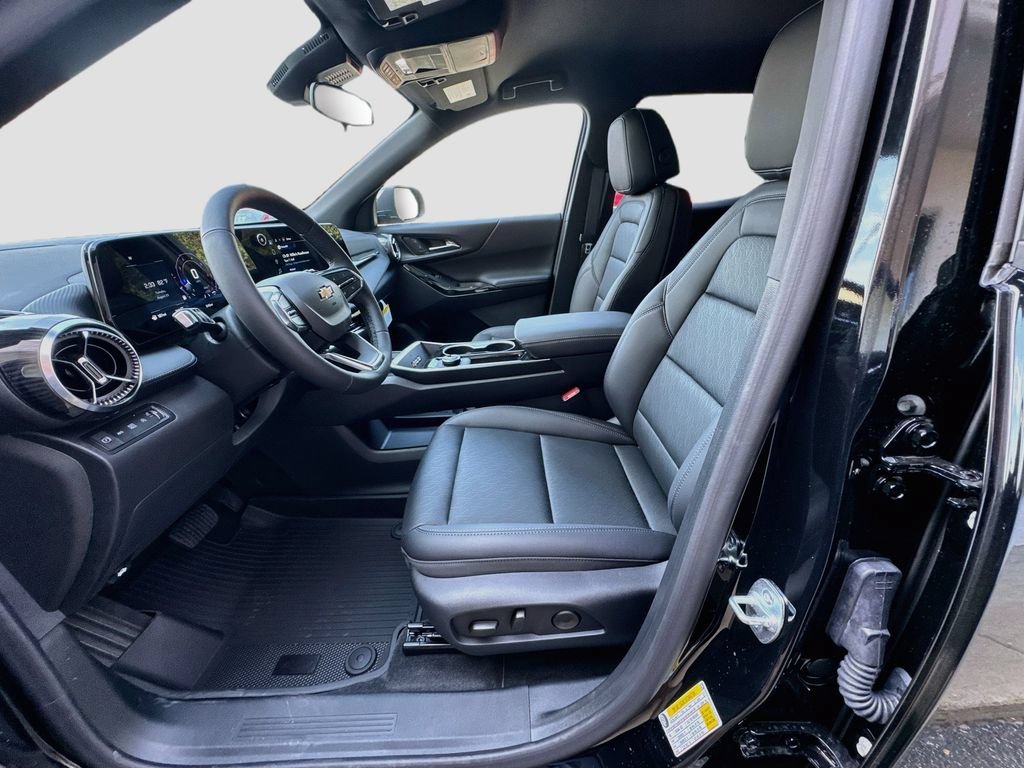 2027 Chevrolet Equinox LT - Photo 24