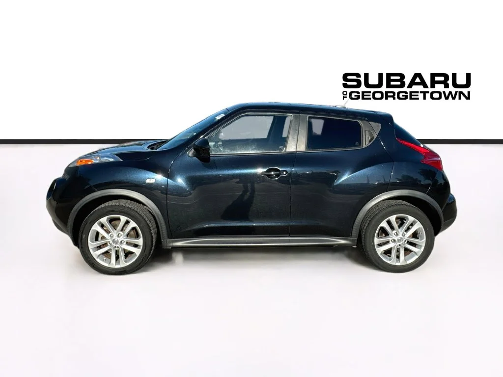 Used 2011 Black Nissan SL image 4