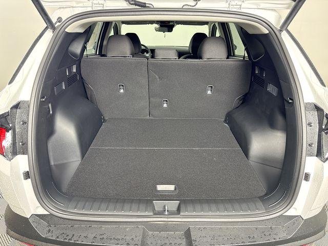 New 2026 White Hyundai SEL FWD image 39