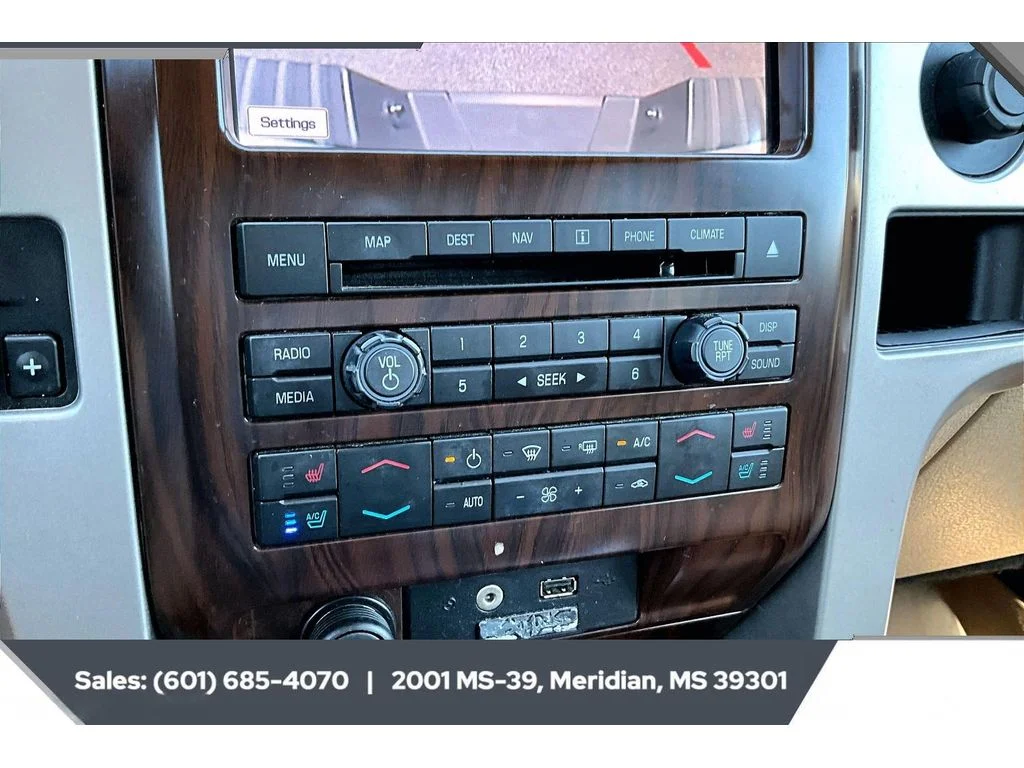 Used 2012 White Platinum Metallic Tri-Coat Ford Lariat image 22