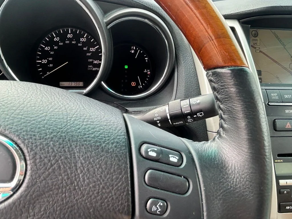 Used 2009 Gray Lexus 350 image 5