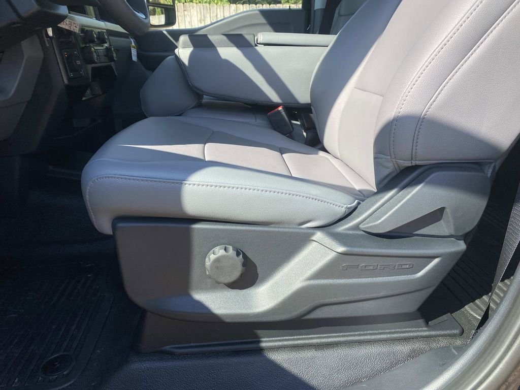 New 2026 Agate Black Metallic Ford F-250® XL image 12