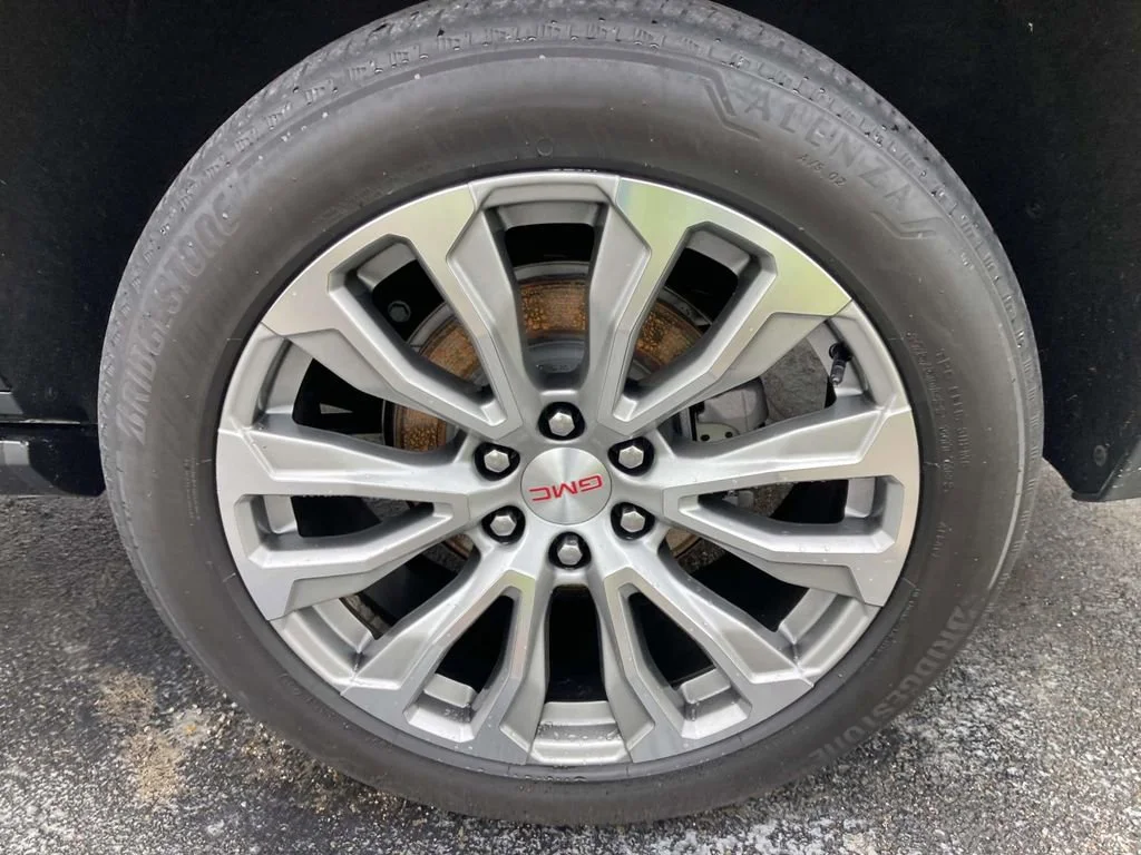 Used 2021 ONYX BLACK GMC Denali image 9