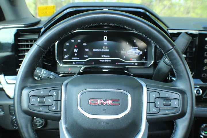 Certified Used 2024 Cardinal Red GMC Elevation image 9