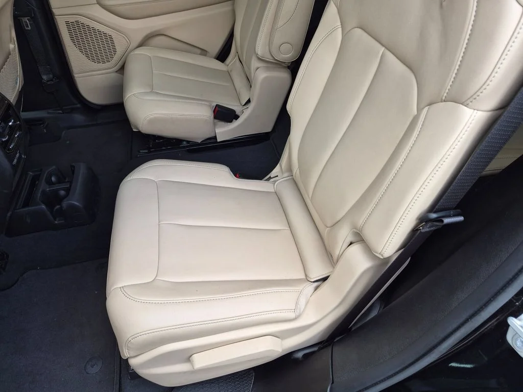 Used 2023 Black Jeep Limited image 23