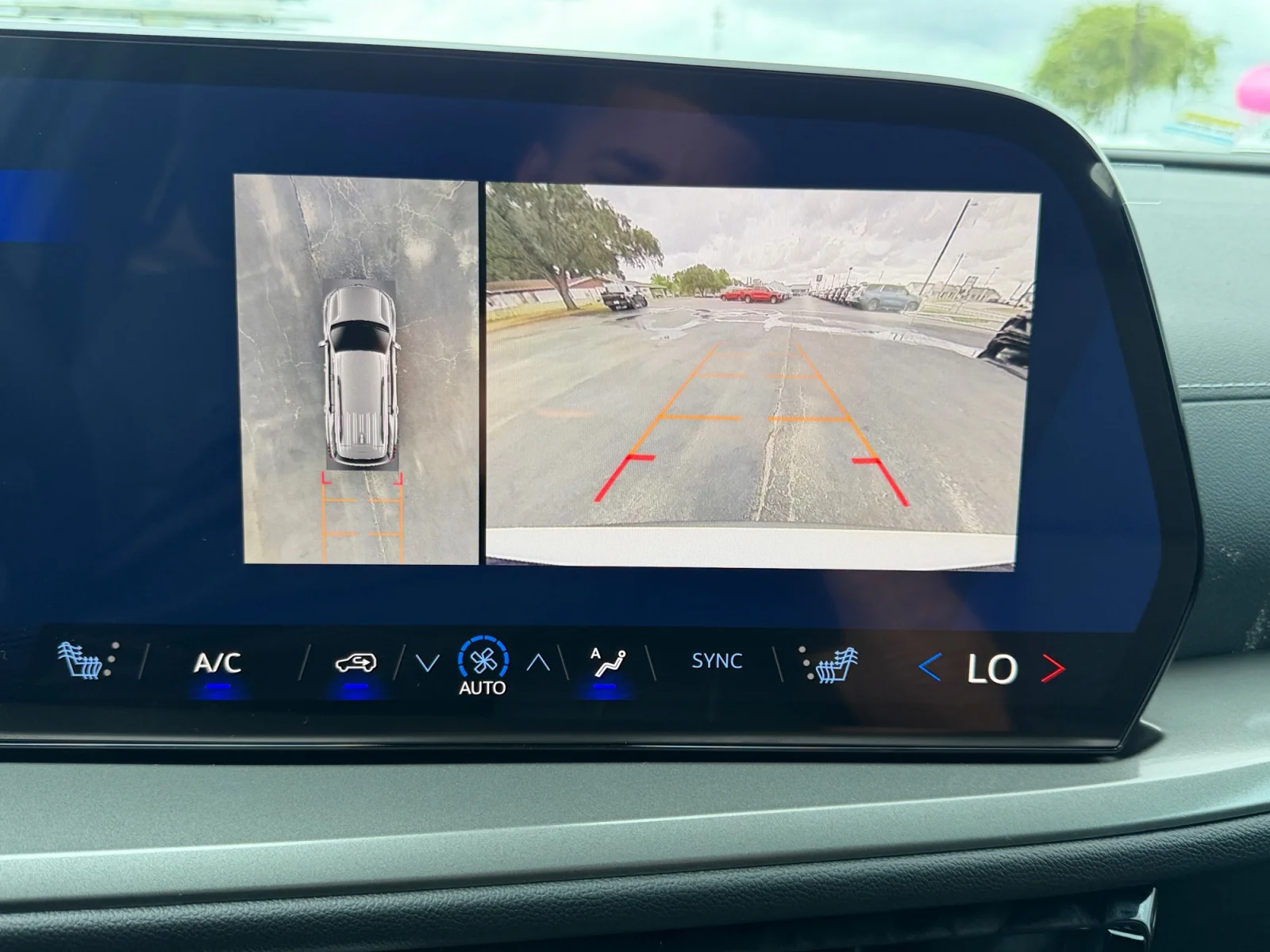 New 2027 Summit White Chevrolet LT image 21