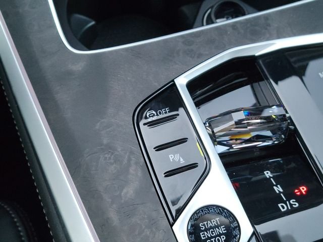 Used 2026 White BMW xDrive40i image 26