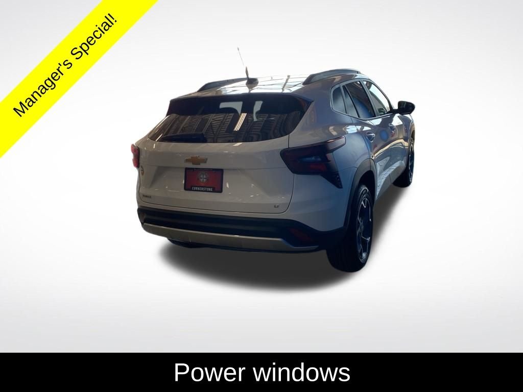 Used 2025 White Chevrolet LT image 17