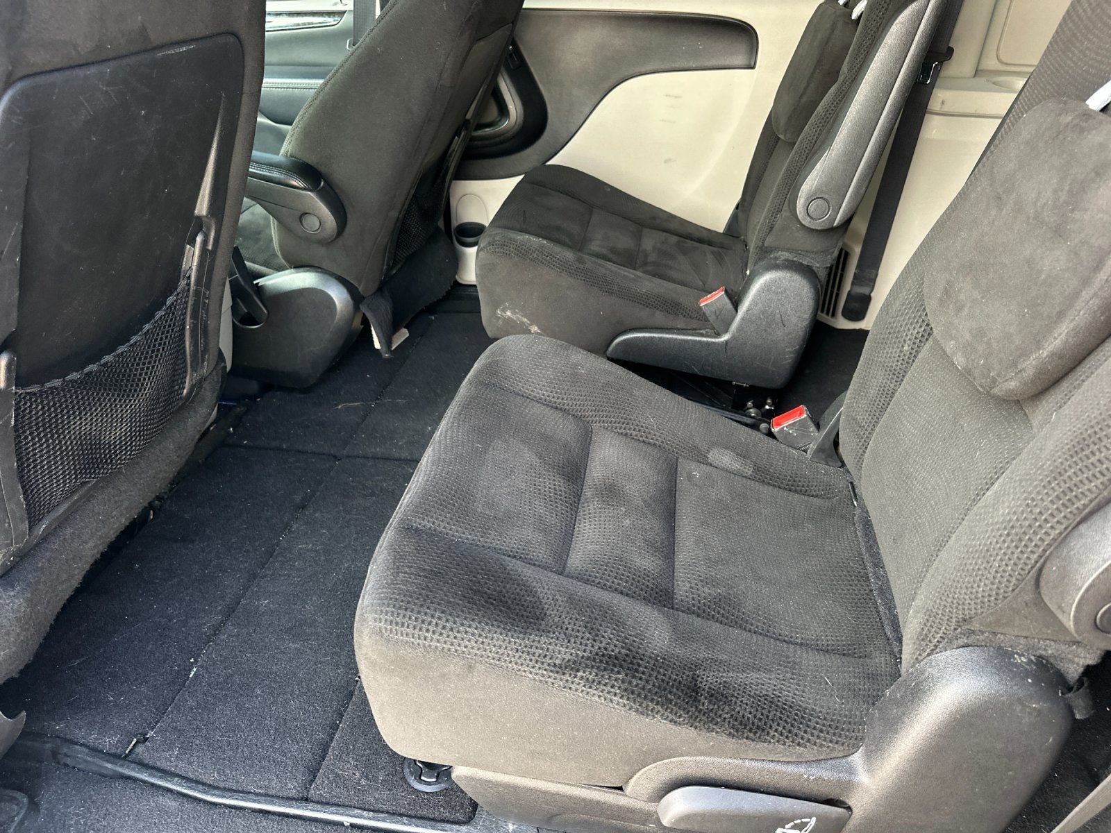 Used 2016 Granite Crystal Metallic Clearcoat Dodge SXT image 11