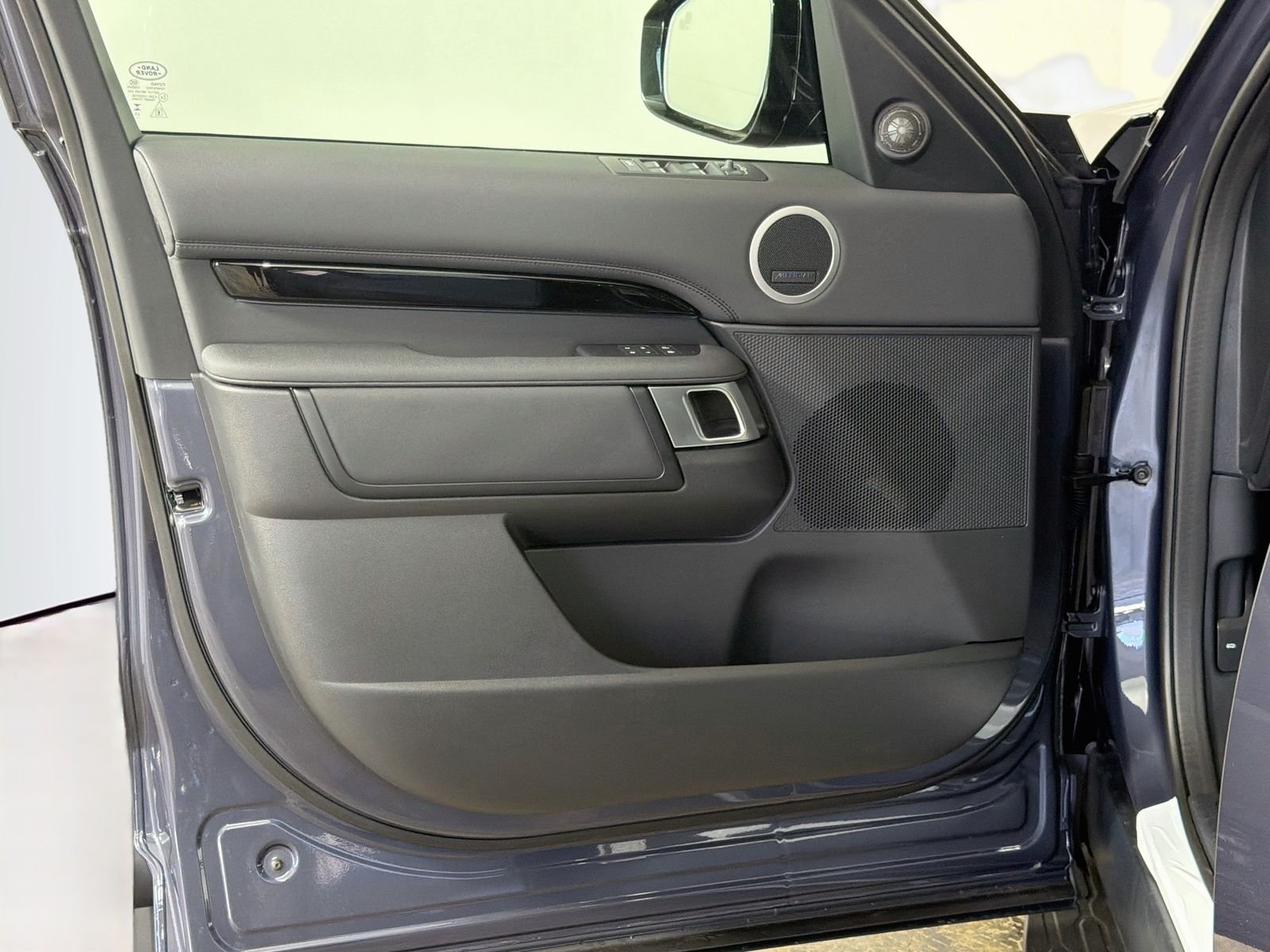 New 2026 Varesine Blue Land Rover S image 21
