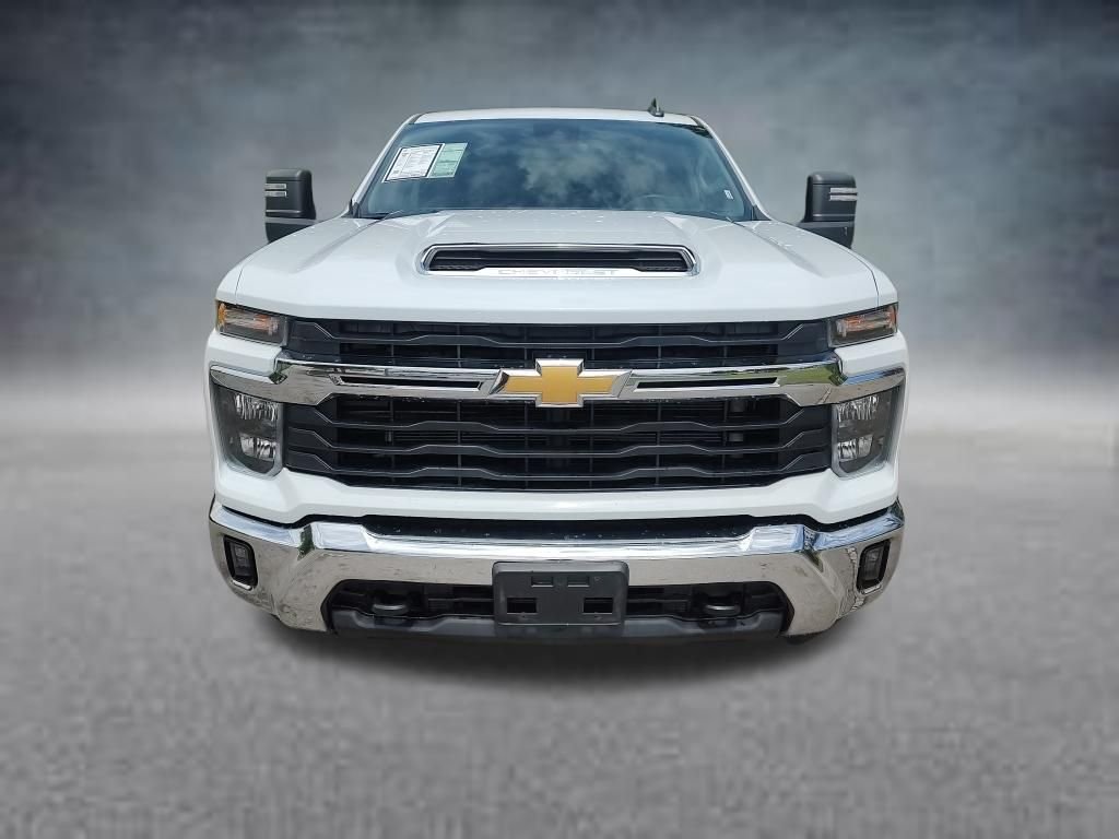 Used 2025 White Chevrolet LT image 2