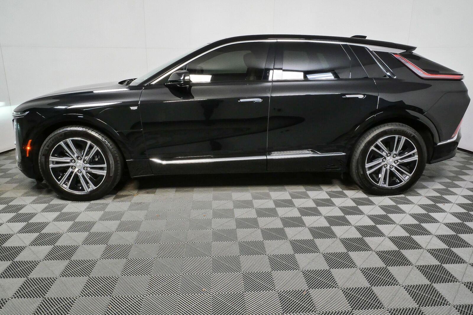 Certified Used 2024 Stellar Black Metallic Cadillac Luxury 3 image 24