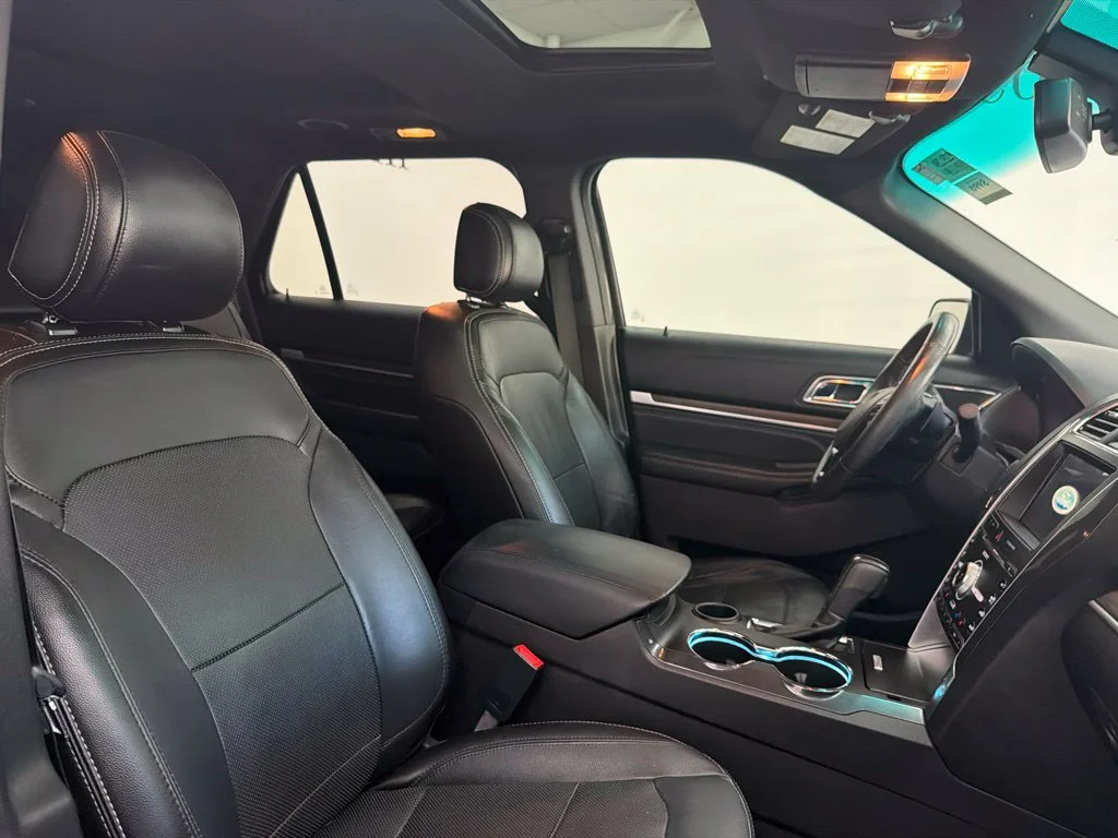 Used 2017 Black Ford Limited image 28