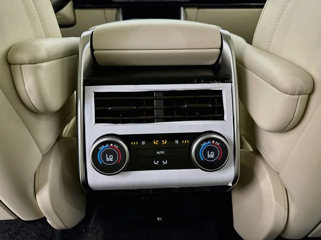 New 2026 Ionian Silver in Gloss finish Land Rover SE image 26