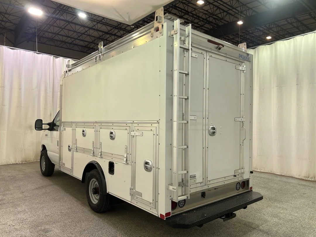 New 2026 Oxford White Ford E-350 SRW image 9